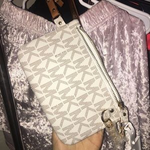 Michael kors fanny pack belt bag